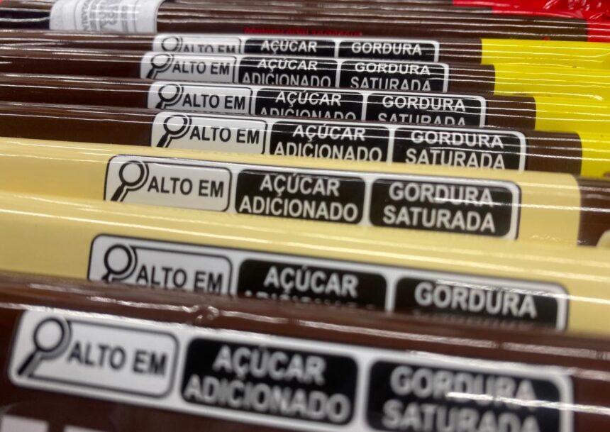 acucar,-sal-e-gordura:-inclusao-de-selo-nutricional-em-alimentos-muda-habito-de-consumidores