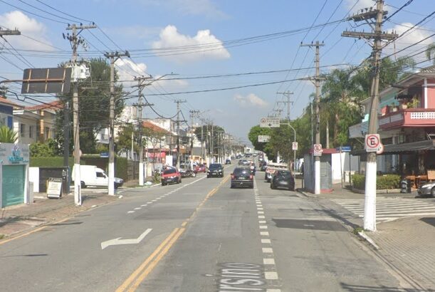 mulher-fica-ferida-apos-ser-atropelada-por-automovel-na-avenida-do-cursino