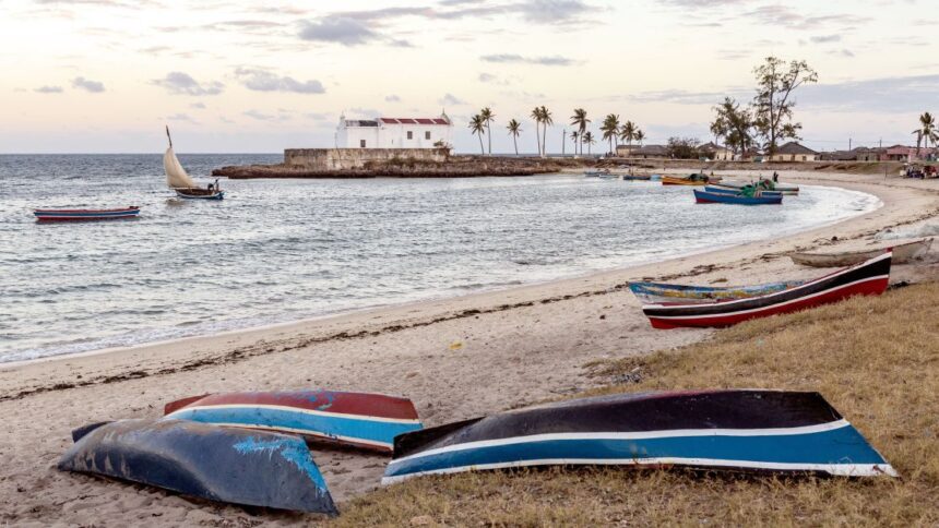 barco-de-pesca-superlotado-naufraga-e-deixa-ao-menos-94-mortos-em-mocambique