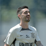 coronado-se-recupera-de-dengue-e-deve-reforcar-corinthians-contra-o-nacional-par