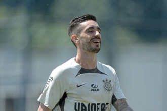 coronado-se-recupera-de-dengue-e-deve-reforcar-corinthians-contra-o-nacional-par