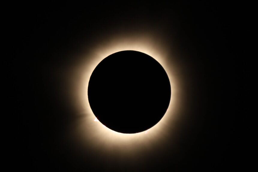 eclipse-total-do-sol:-quando-o-brasil-podera-observar-o-fenomeno?