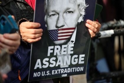 biden-diz-que-esta-considerando-pedido-da-australia-sobre-assange