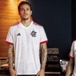 flamengo-apresenta-novo-uniforme-2-para-a-temporada-2024;-veja-fotos