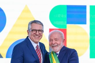 lula-diz-que-‘so-por-teimosia,-padilha-vai-ficar-muito-tempo’-apos-critica-de-lira