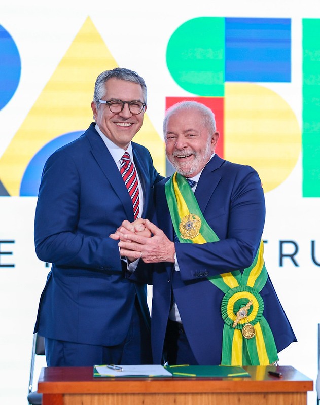 lula-diz-que-‘so-por-teimosia,-padilha-vai-ficar-muito-tempo’-apos-critica-de-lira