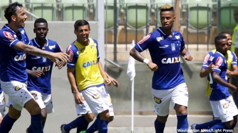 ameaca-de-morte:-ex-cruzeiro-revela-drama-por-imitar-galinha-em-classico