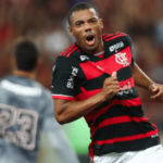 brasileirao:-flamengo-vence-sao-paulo-e-aumenta-pressao-sobre-carpini