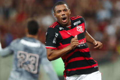 brasileirao:-flamengo-vence-sao-paulo-e-aumenta-pressao-sobre-carpini