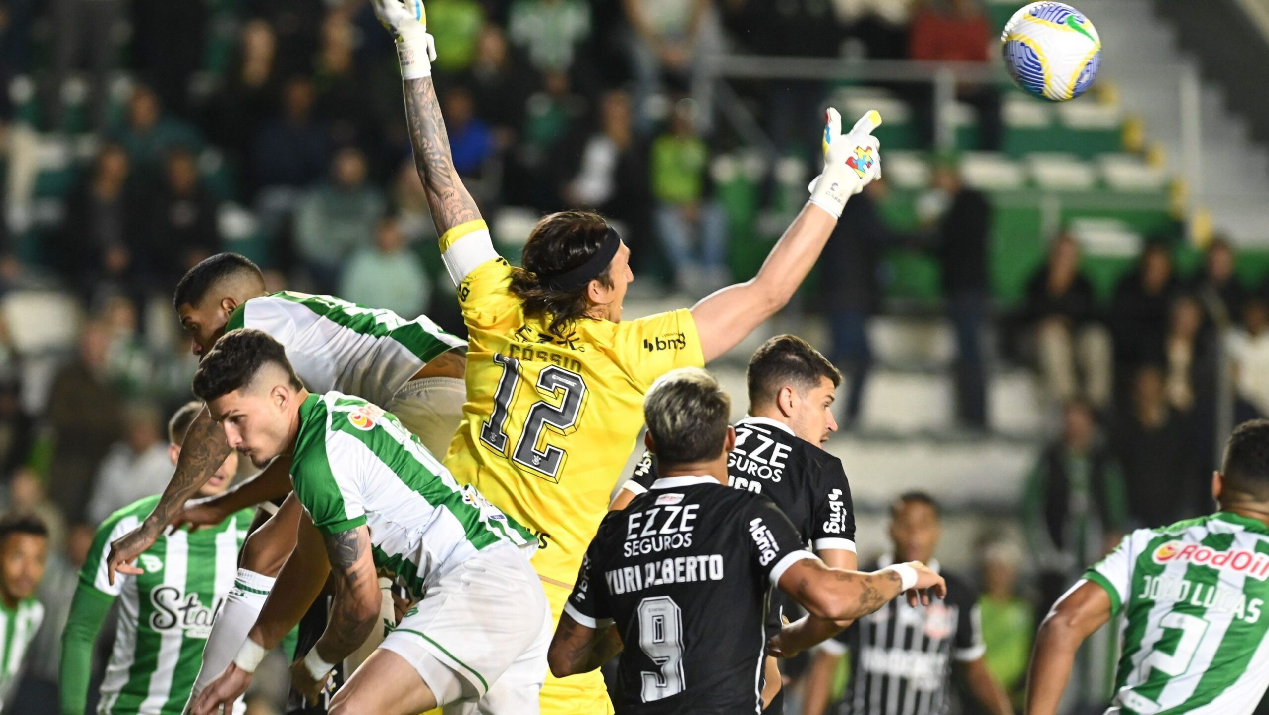 com-falhas-de-cassio,-corinthians-e-derrotado-pelo-juventude-no-brasileirao