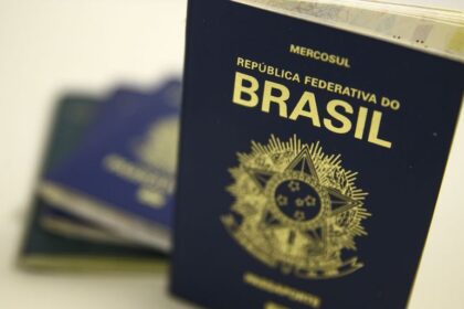 interrupcao-nos-agendamentos-para-emitir-passaportes-afeta-cerca-de-10-mil-pessoas-por-dia