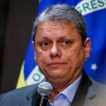 tarcisio-se-compromete-com-barroso-a-usar-cameras-corporais-em-operacoes-da-pm-ate-setembro