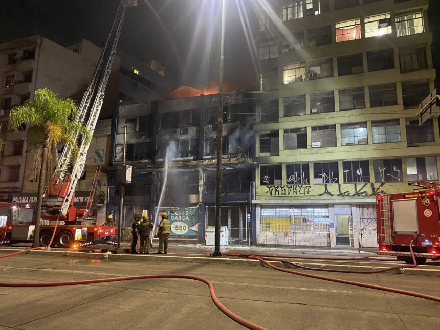 policia-civil-do-rs-apura-causa-de-incendio-com-mortes-em-pousada-de-porto-alegre