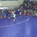 jogo-entre-corinthians-e-palmeiras-no-futsal-sub-18-e-suspenso-apos-briga-generalizada;-veja-video