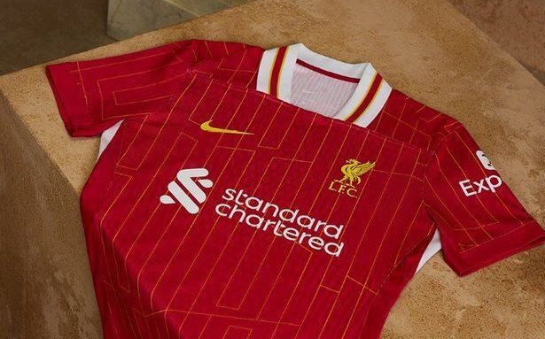 liverpool-anuncia-camisa-da-proxima-temporada-com-homenagem-a-triplice-coroa