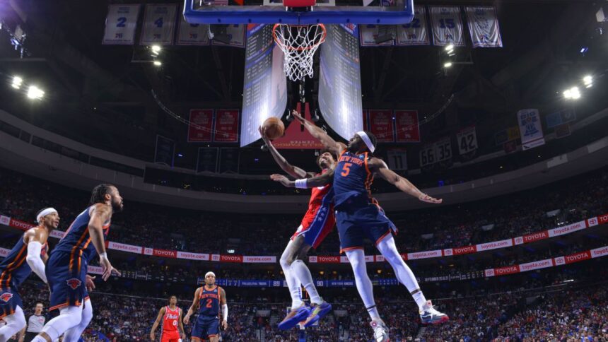 socios-dos-76ers-compram-2-mil-ingressos-para-evitar-nova-invasao-de-fas-dos-knicks