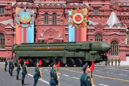 russia-exibira-blindados-e-lancadores-de-misseis-no-desfile-do-dia-da-vitoria