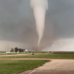 tornado-se-forma-em-oklahoma,-nos-eua;-autoridades-pedem-que-cidadaos-se-abriguem