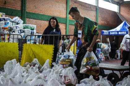 voluntarios-que-recebem-e-organizam-doacoes-para-o-rio-grande-do-sul-dao-dicas-de-como-entregar-os-donativos