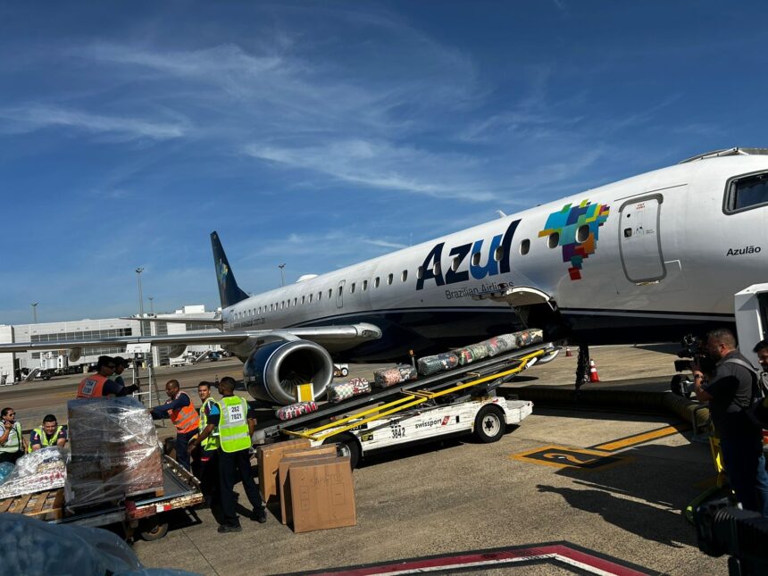 aviao-leva-profissionais-da-saude-e-bombeiros-voluntarios-de-sp-para-rs