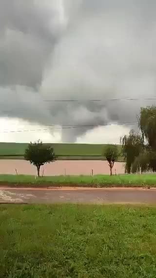 tornado-atinge-a-cidade-de-gentil,-no-rio-grande-do-sul