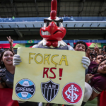 atletico-mg-arrecada-mais-de-10-toneladas-em-doacoes-para-o-rs-em-treino-na-arena-mrv