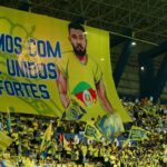 torcida-do-al-nassr-faz-bandeirao-com-mensagem-de-apoio-ao-rs