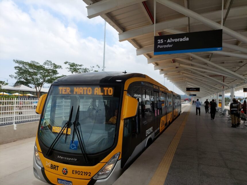 prefeitura-do-rio-inaugura-terminal-mato-alto-do-brt,-na-zona-oeste