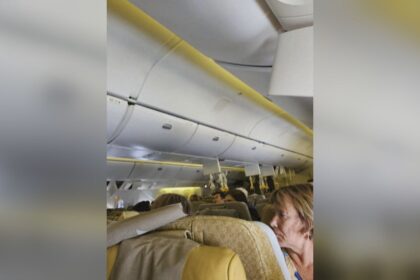 voo-da-singapore-airlines-atingiu-bolsao-de-ar-antes-de-turbulencia,-diz-autoridade