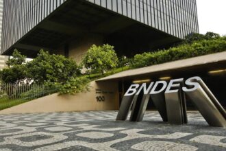 diretor-do-bndes-diz-que-riscos-de-desastres-ambientais-devem-ser-calculados-na-politica-fiscal