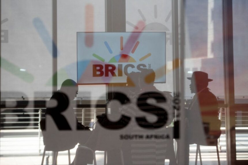 russia-afirma-que-eua-estao-tentando-minar-secretamente-o-brics,-diz-agencia