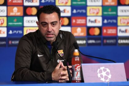 xavi-dispara-apos-demissao-no-barcelona:-“nao-e-facil-deixar-o-clube-da-vida”