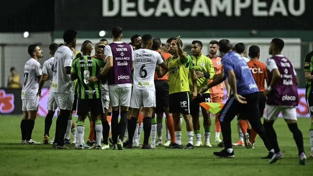 santos-confirma-grave-lesao-do-goleiro-joao-paulo,-que-nao-deve-voltar-a-jogar-em-2024