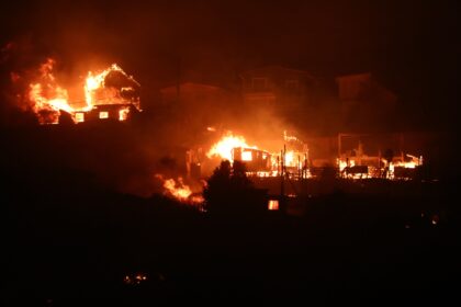 chile-prende-bombeiro-e-agente-acusados-de-provocarem-incendios-que-mataram-130-pessoas