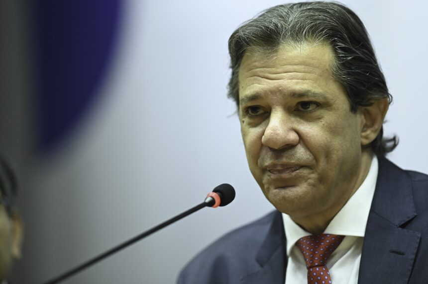 taxacao-de-compras-internacionais-precisa-ser-discussao-de-estado-e-nao-ideologica,-diz-haddad