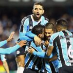 gremio-goleia-the-strongest-pela-libertadores-em-retorno-aos-gramados