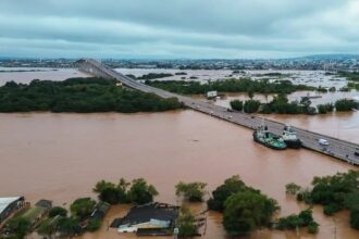 comitiva-de-bombeiros-chega-de-minas-gerais-para-trabalhar-nos-resgates-no-rs