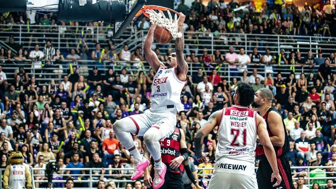 franca-vence-o-flamengo-e-fica-a-uma-vitoria-do-titulo-do-nbb