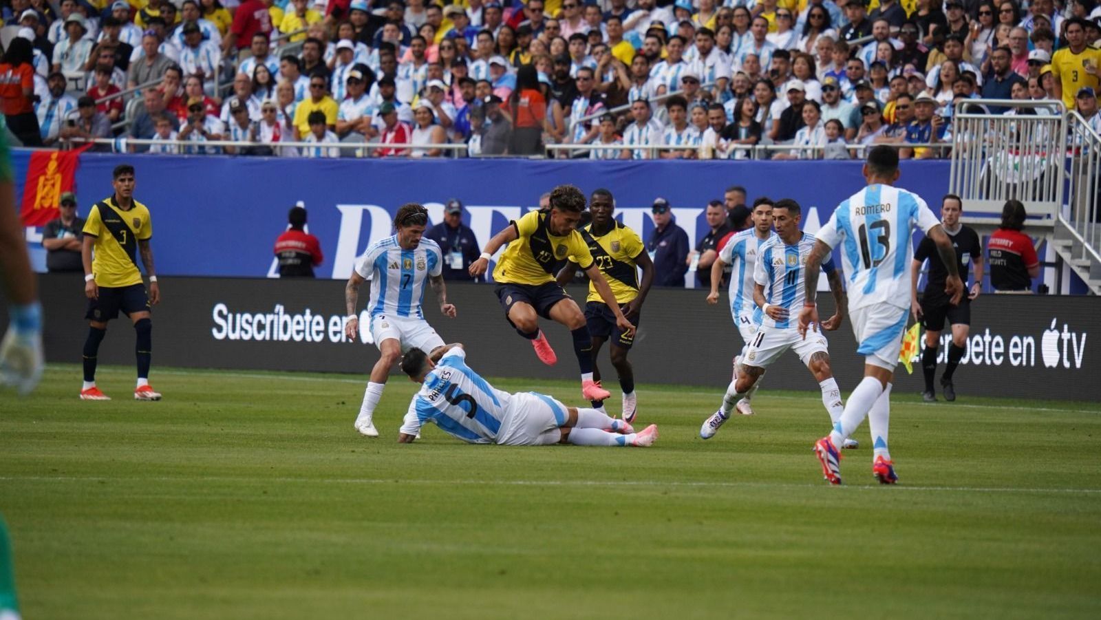 argentina-vence-o-equador-com-gol-de-di-maria