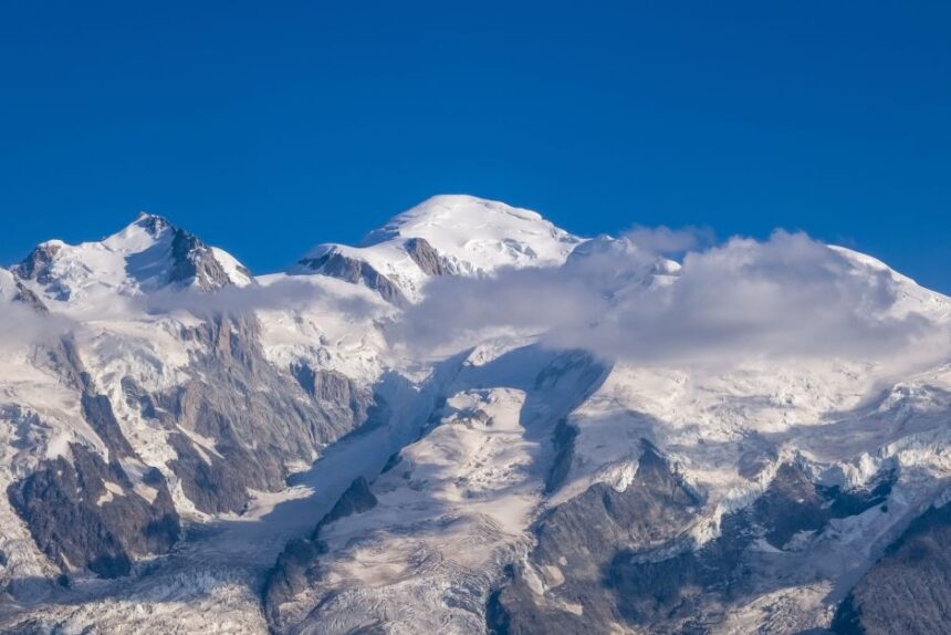 corredor-morre-durante-trilha-nos-alpes-franceses