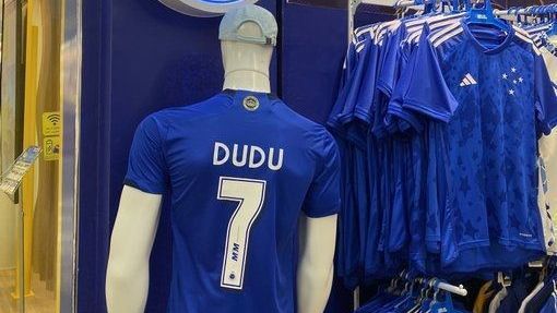 camisa-7-de-dudu-no-cruzeiro-tem-procura,-mas-desaparece-das-lojas;-video