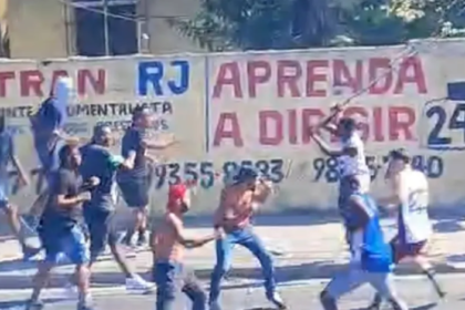 veja-imagens-da-briga-antes-do-fla-flu-no-maracana;-pm-se-posiciona