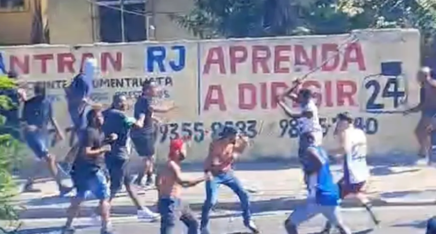 veja-imagens-da-briga-antes-do-fla-flu-no-maracana;-pm-se-posiciona