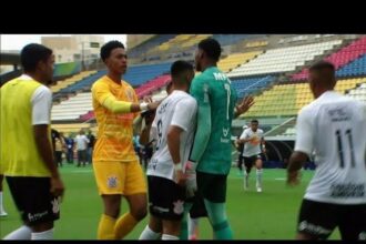 acertado-com-o-corinthians,-hugo-souza-ja-tomou-soco-na-cara-em-jogo-contra-o-timao