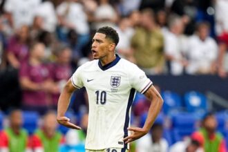 o-que-bellingham-disse-para-camera-apos-gol-de-bicicleta-na-eurocopa?