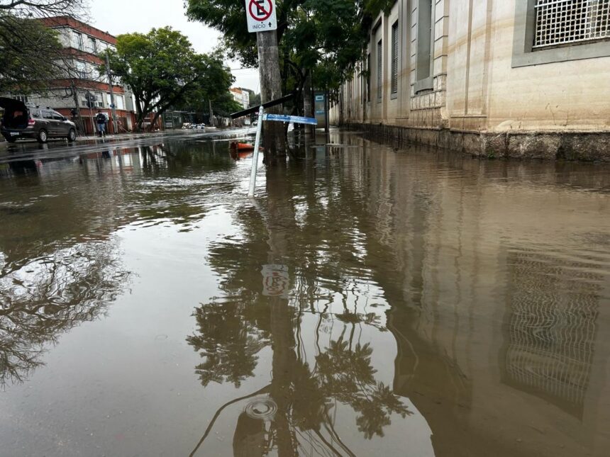 dois-meses-apos-enchentes,-todas-as-casas-de-bombas-de-porto-alegre-voltam-a-funcionar