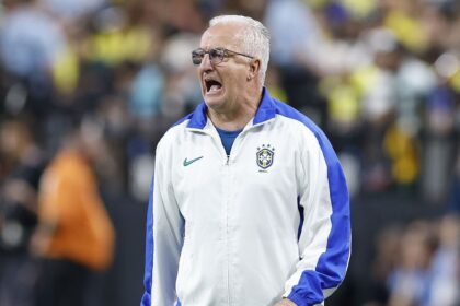 selecao:-dorival-jr.-e-comissao-tecnica-ficam-presos-nos-eua-devido-a-furacao