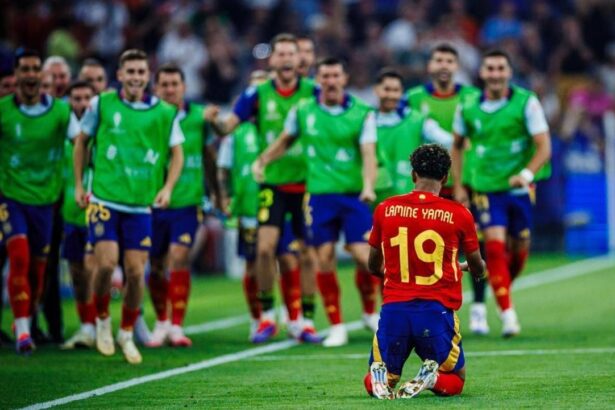 yamal,-da-espanha,-se-torna-o-jogador-mais-novo-a-marcar-gol-na-eurocopa