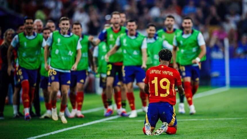 yamal,-da-espanha,-se-torna-o-jogador-mais-novo-a-marcar-gol-na-eurocopa