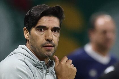 abel-ferreira-usa-fala-xenofobica-contra-indigenas-ao-avaliar-palmeiras